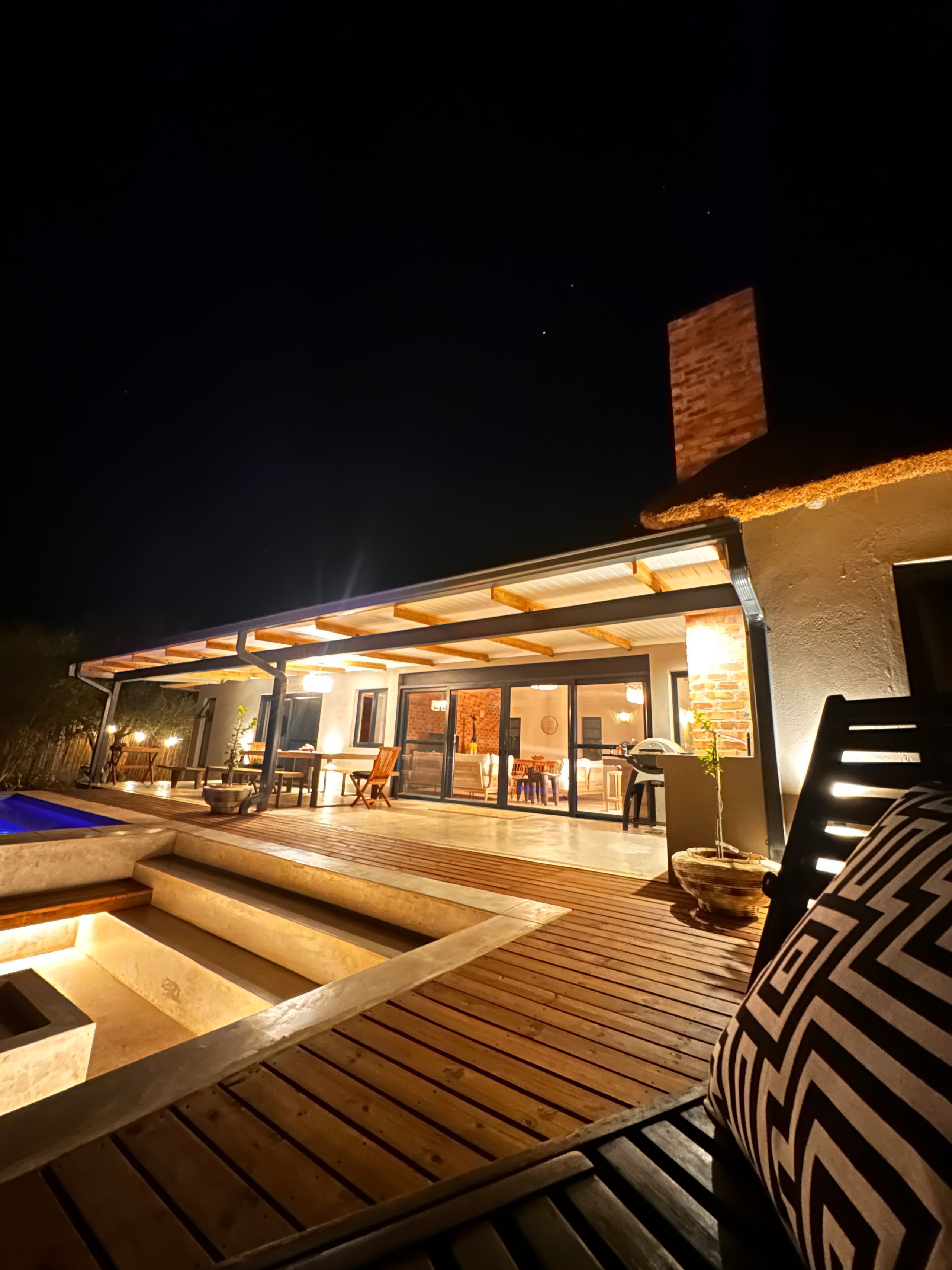 Pumba Lodge Hoedspruit — interior and grounds
