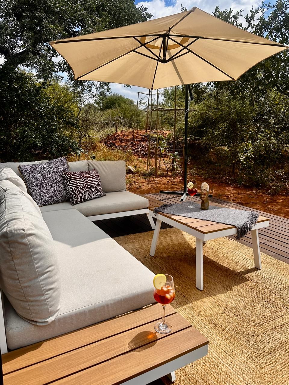 Pumba Lodge Hoedspruit — interior and grounds