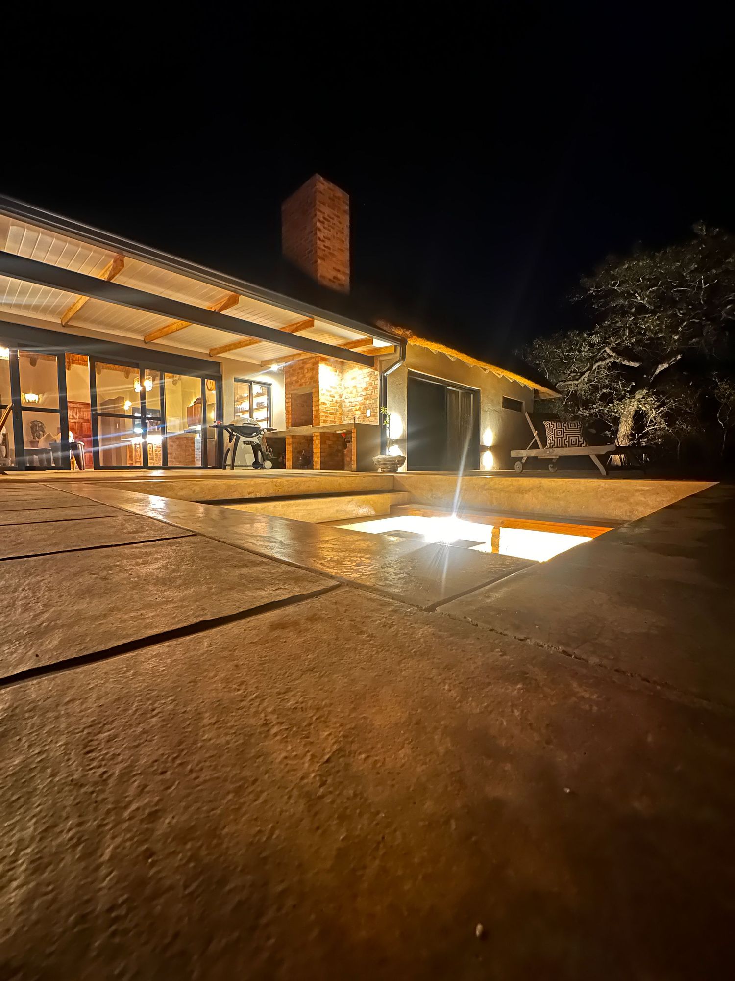 Pumba Lodge Hoedspruit — interior and grounds