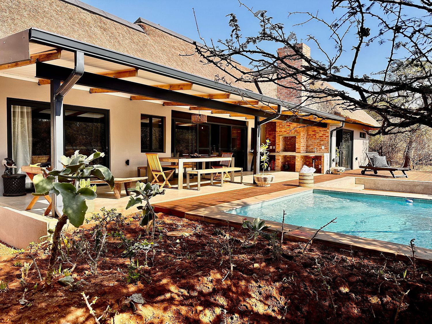 Pumba Lodge Hoedspruit — interior and grounds