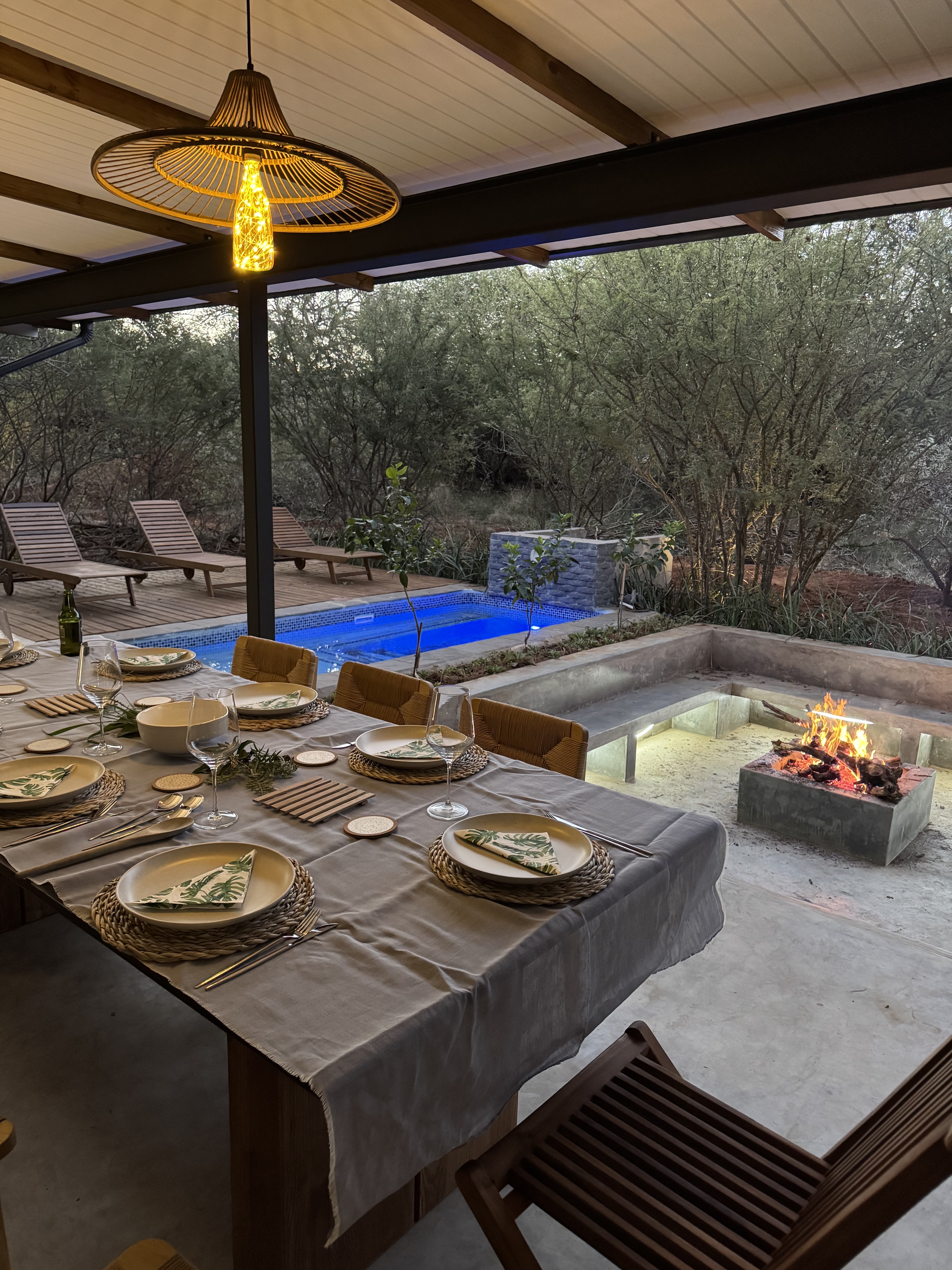 Pumba Manor Hoedspruit — interior and grounds