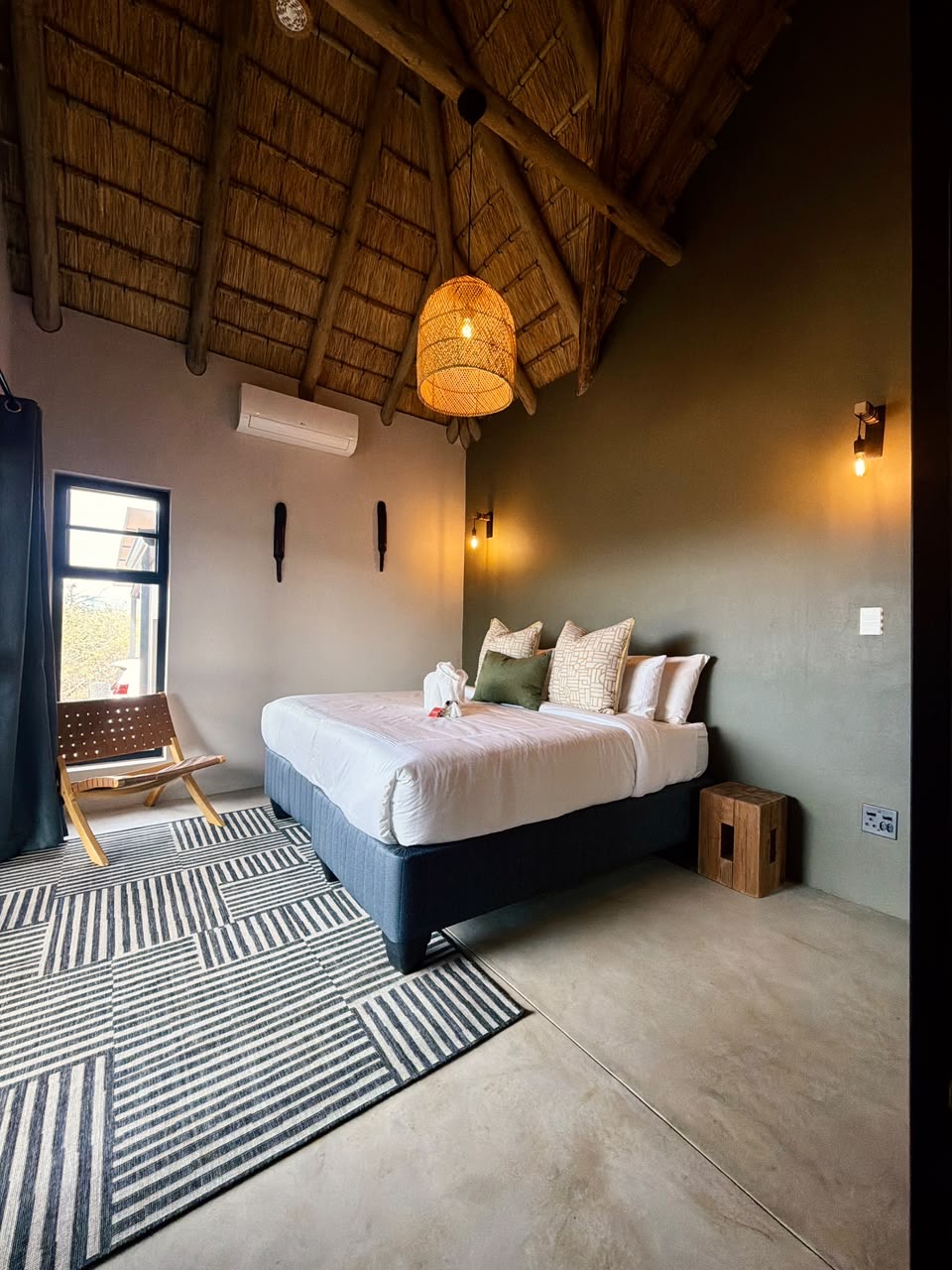 Pumba Manor Hoedspruit — interior and grounds